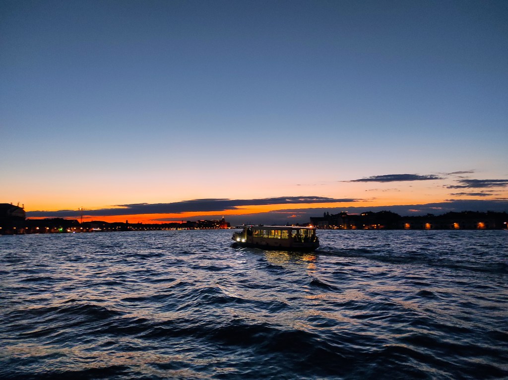 Vaporetto in Abendstimmung